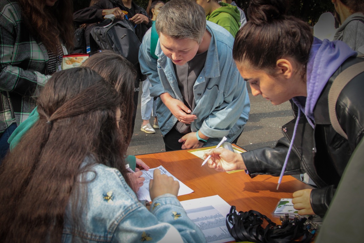 Plogging Armenia community activity 3